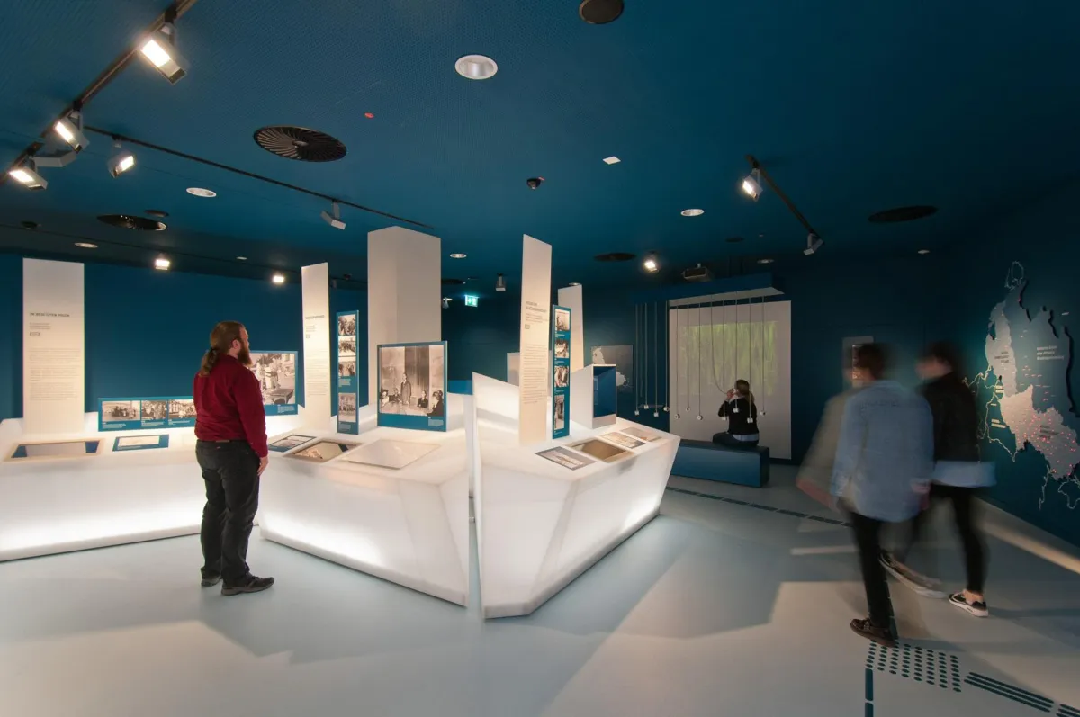 Barrierefreie Dauerausstellung der NS-Dokumentation Vogelsang. Foto: Vogelsang IP