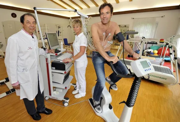 Bild: Vorsorge-Urlaub in Bad Wiessee - TV-Star Thomas Ohrner durchläuft 3-Tage-Check-up in Privatklinik Jägerwinkel