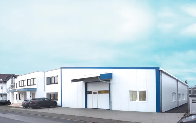 Bild: WES Systeme Electronic GmbH: Neue Produktions- und Lagerhalle ist bezugsfertig