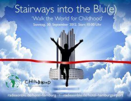 Bild: Stairways into the Blu(e) – Walk the World for Childhood