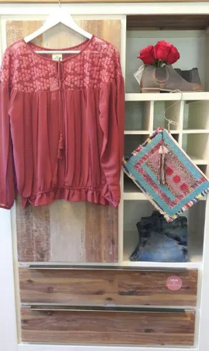 Bild: SUMMER-SALE bei LILIA, dem SHOWROOM für dänische Damenmode in Höhenkirchen und München