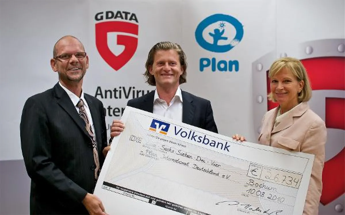 G Data Software AG: Scheckübergabe von G Data an Plan International Deutschland e.V.
