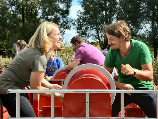 Bild: Unbeschwerte Stunden für rund 250 Familien im Ravensburger Spieleland