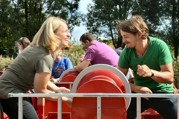 Bild: Unbeschwerte Stunden für rund 250 Familien im Ravensburger Spieleland