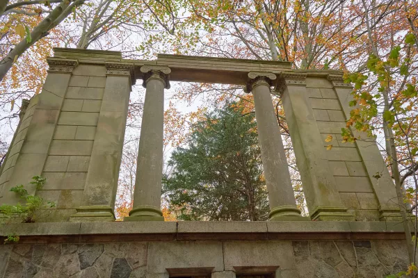 Bild: Lost places auf der Insel Rügen: Das Schloss Dwasieden
