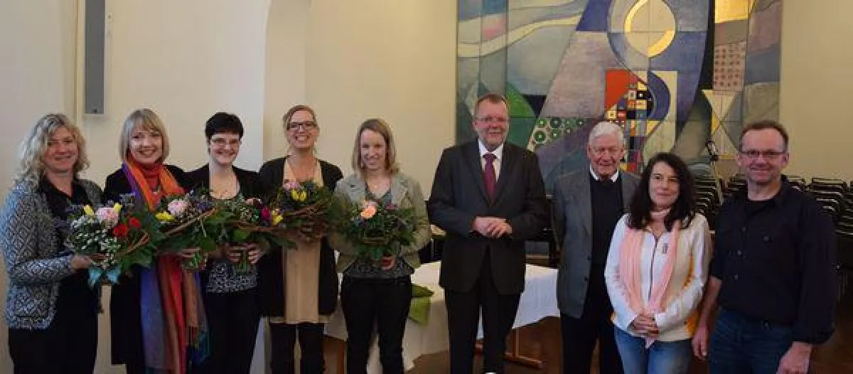 Prälat Michael H. F. Brock (4. v. rechts) mit den Jubilaren.