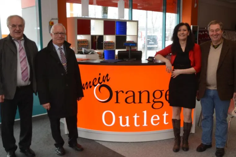 Bild: Orange Outlet öffnet in Rosenheim seine Türen