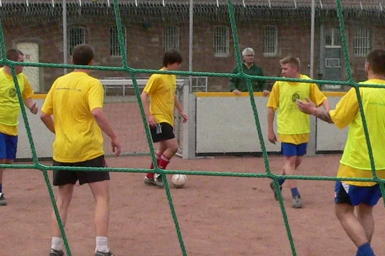 Bild: Elf Freunde müsst ihr sein - Fußballmannschaft des Internationalen Bundes gewinnt Ballance Turnier