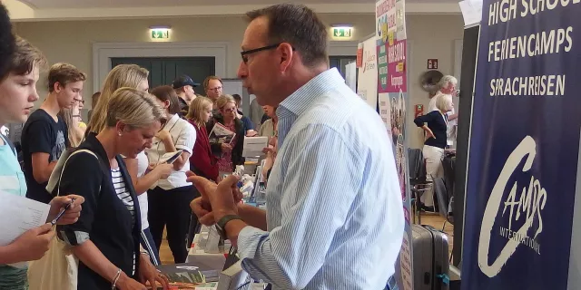 Bild: CAMP DICH RAUS-Messe zeigt Angebote für Feriencamps und andere Programme für Kinder und Familien