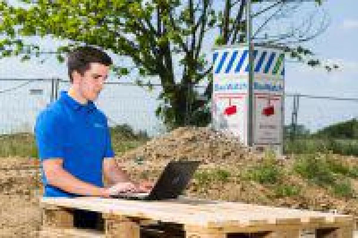 Ob zu kleineren Einsätzen oder auf Großbaustellen - schnell gelangen die BauWatch-Kameras zum Einsatzort. (Foto: MAIBACH, Velen)