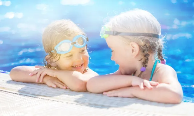 Bild: Poolstark.de: Poolbedarf bequem online bestellen