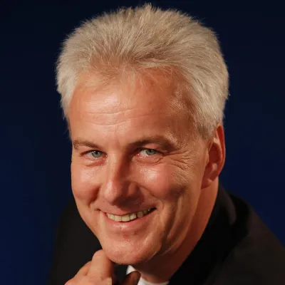 Worin liegt das Geheimnis besserer Filme? HD-Trainings Produzent Lutz Dieckmann auf der Photo+Adventure/Wien Bild: Worin liegt das Geheimnis besserer Filme? HD-Trainings Produzent Lutz Dieckmann auf der Photo+Adventure/Wien