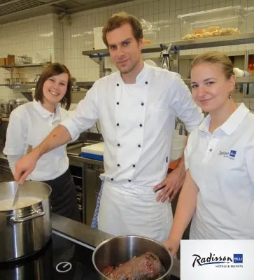 Denen geben, die draußen leben - Radisson Blu Gewandhaus Hotel hilft Obdachlosen Bild: Denen geben, die draußen leben - Radisson Blu Gewandhaus Hotel hilft Obdachlosen