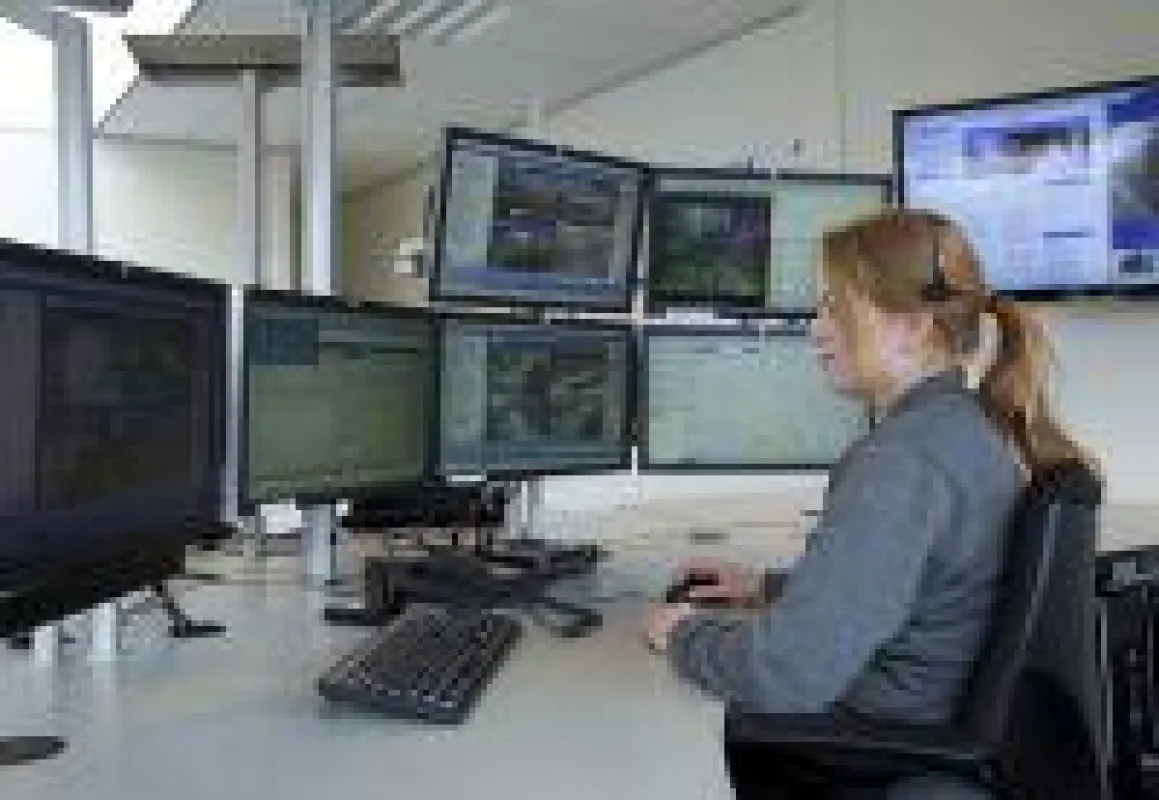 Alles im Blick: Geschulte Mitarbeiter haben die Baustellen rund um die Uhr im Blick. (Foto: MAIBACH, Velen)