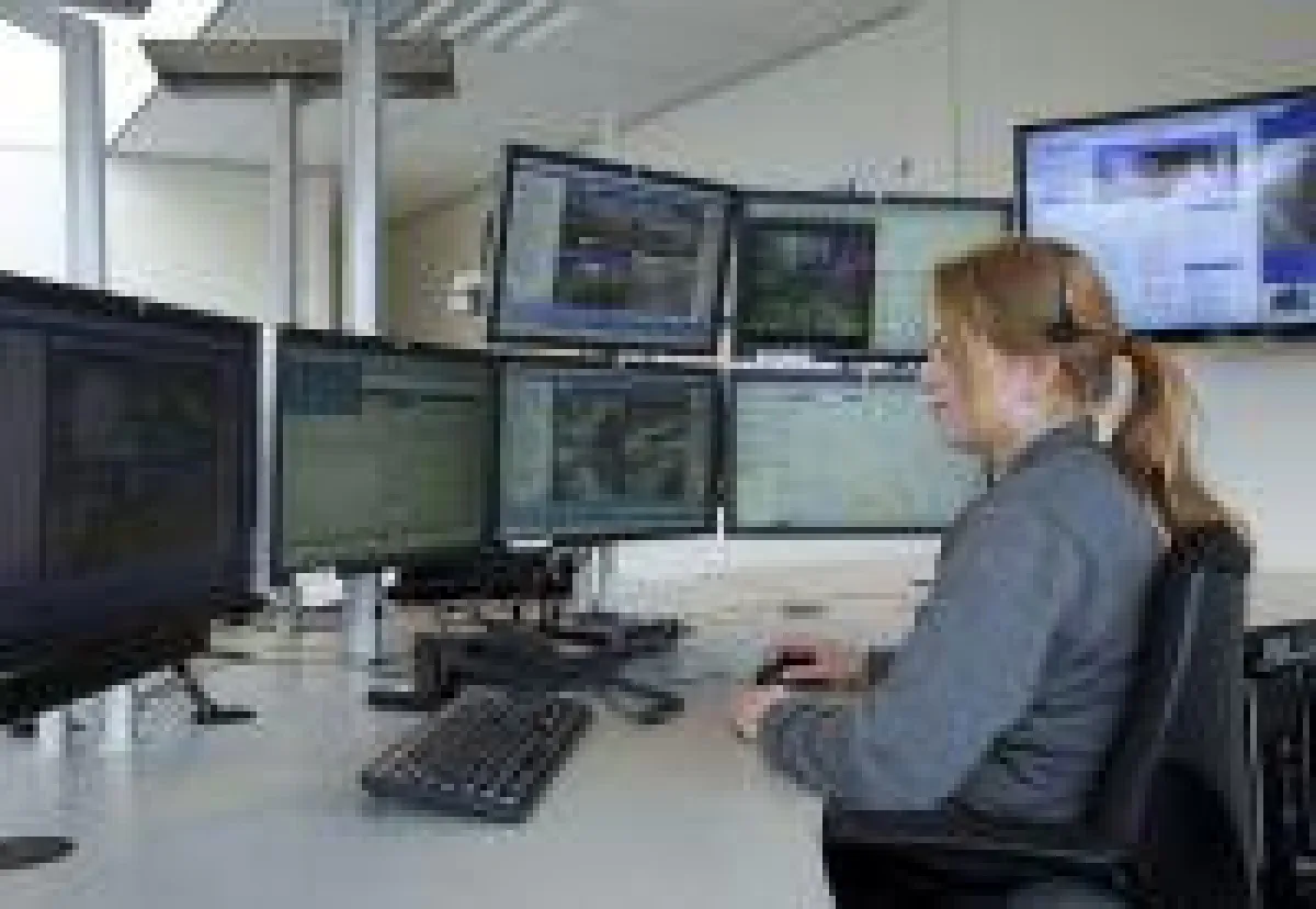 Alles im Blick: Geschulte Mitarbeiter haben die Baustellen rund um die Uhr im Blick. (Foto: MAIBACH, Velen)