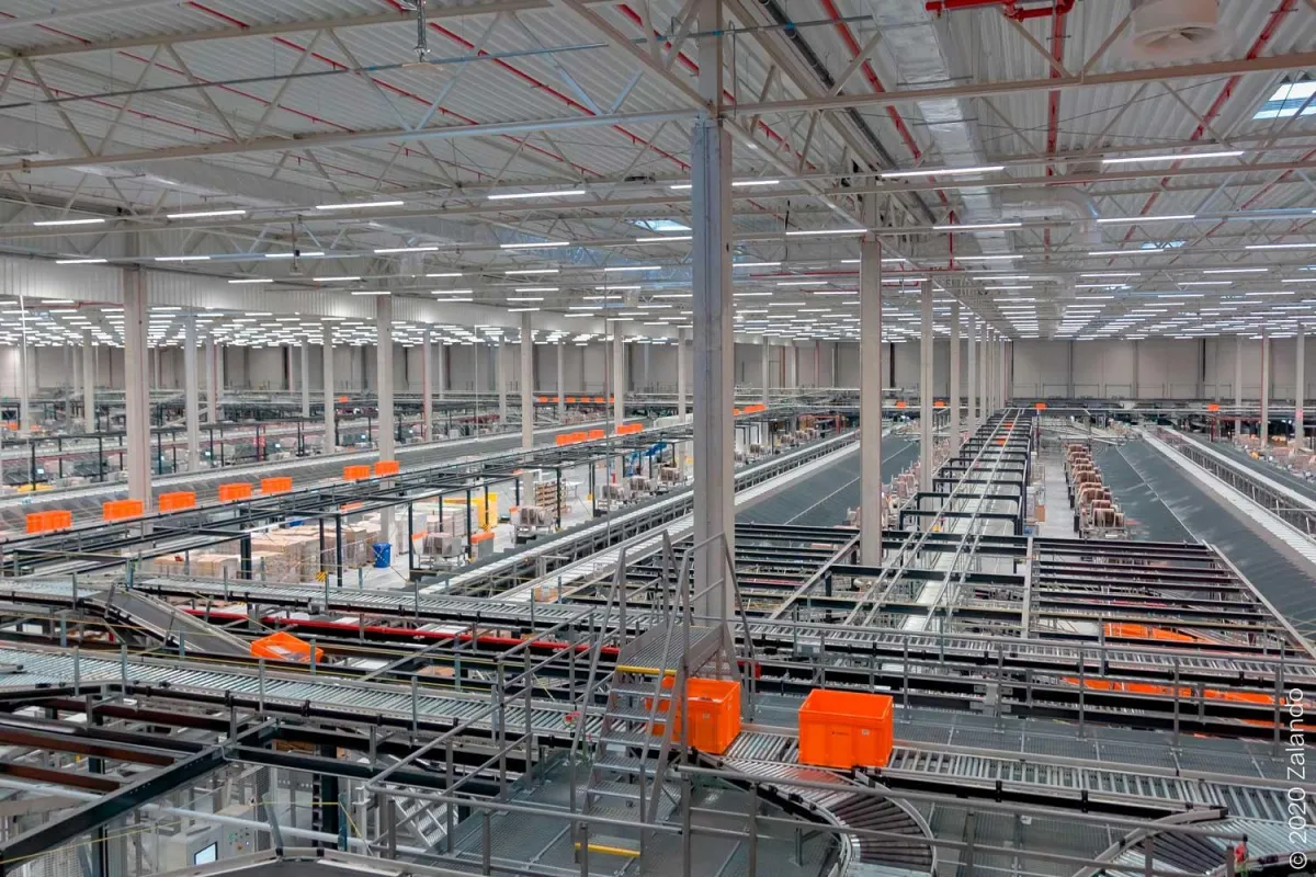 Im neuen Logistikzentrum in Gluchow, nahe Lodz, setzt Zalando auf inconsoWCS