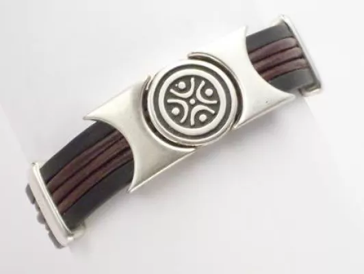Bild: Schmuck & Leder auch 2013 mit breiter Produktpalette präsent