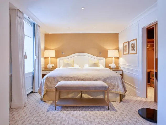 Bild: Zeitloser Esprit in geschichtsträchtiger Kulisse