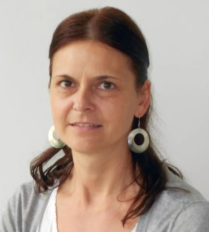Carmen Oetzel