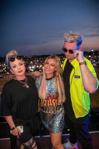 Bild: Chany Dakota & das DJ-Duo die Ostblockschlampen veröffentlichen den Remix zur Single „Give me Rainbows“
