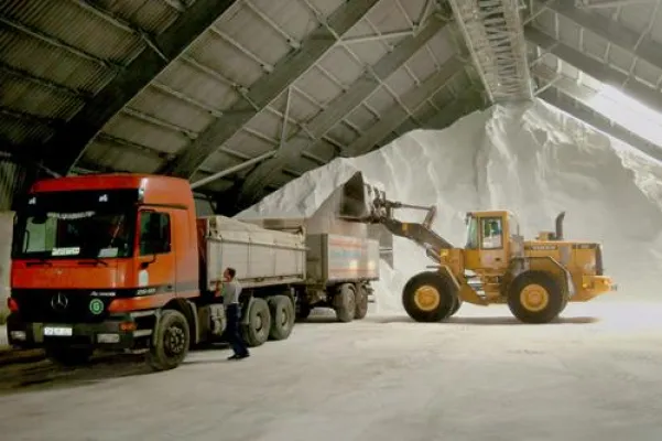 Umfrage: Städte bunkern mehr Streusalz für den Winter Bild: Umfrage: Städte bunkern mehr Streusalz für den Winter