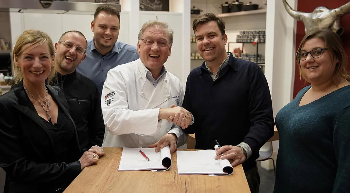 Christine Schwarz, Roger Achterath, Sven und Frank Schwarz, Alexander Schad und Gina Schwarz (v. l.)