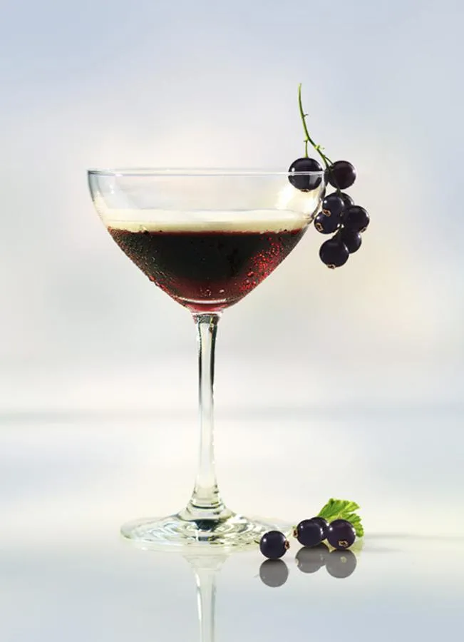 Ein Drink zum Verlieben: Samt & Seide, ein sinnlicher Mix aus Frucht, Sahne und Weinbrand