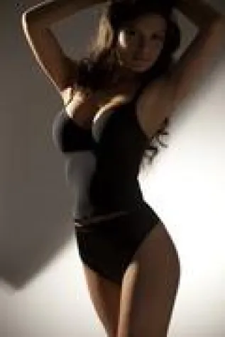 Bild: INVISTA formt die Zukunft und kündigt zur Mode City in Paris Lösungen für eine neue Shapewear-Generation an