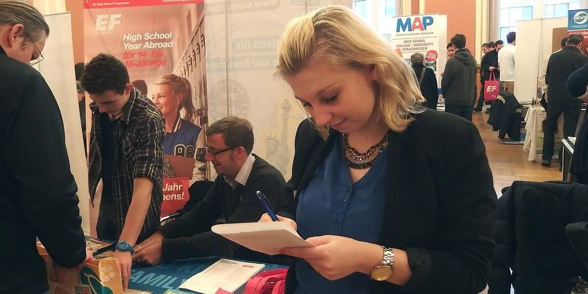 Schüleraustausch Kanada und England: AUF IN DIE WELT-Messe (Foto: Stiftung Völkerverständigung)