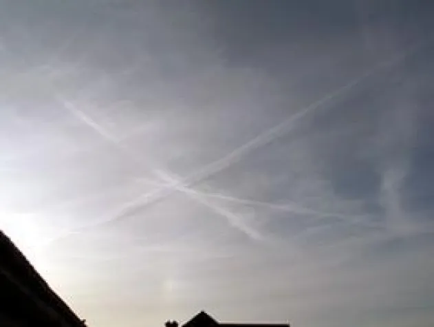 Bild: Video zeigt die Entstehung von Chemtrails