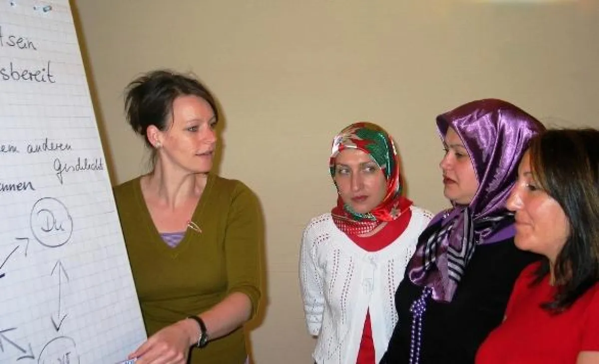 Das Elterndiplom soll türkischstämmigen Müttern zu einem bewussteren Umgang mit ihren Kindern verhelfen
