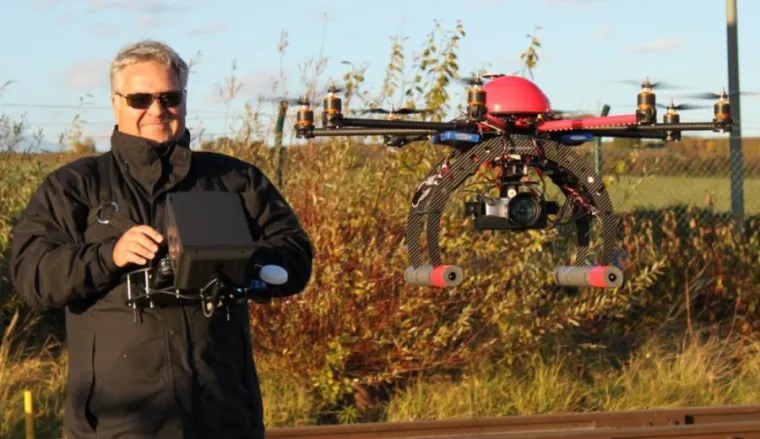 Bild: Der Winter verabschiedet sich, das „Fliegenden Stativ“ macht sich startklar.