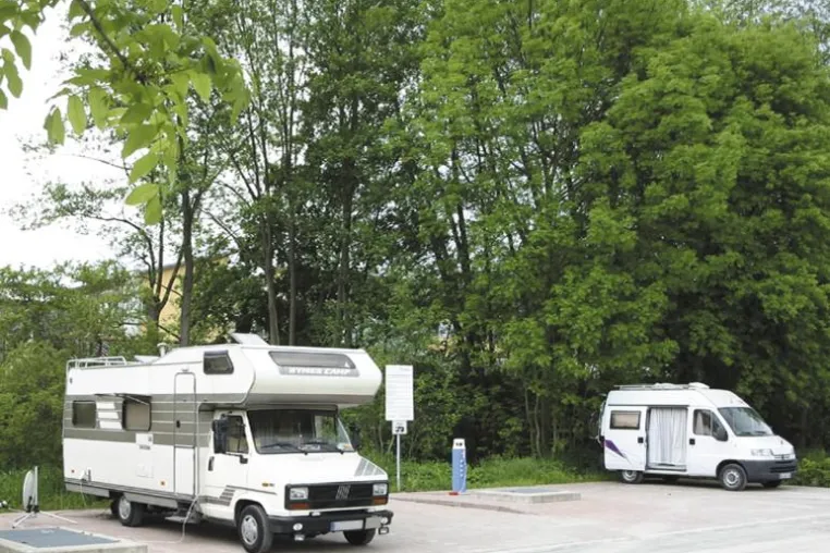Bild: Mit dem Wohnwagen zum fränkischen Freilichtspiel