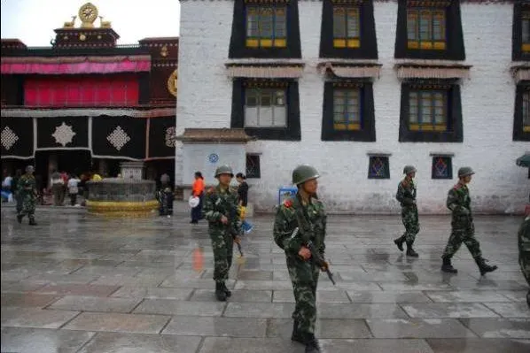 Bild: Auch sechs Monate nach den Protesten in Lhasa ist die Situation sehr angespannt