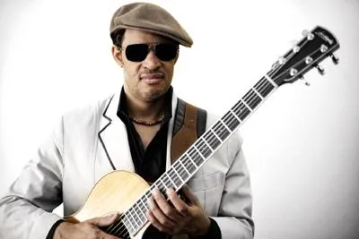 Bild: US-Musiker Raul Midón, der talentierteste Vertreter des New-Soul, kommt im März 2013 live nach Deutschland
