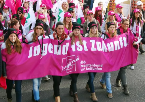 Bild: Schlechte Neuigkeiten: Für Jugend bleibt die Übernahme befristet