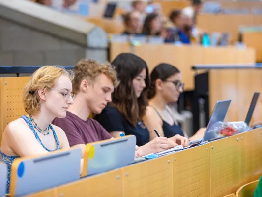 Bild: Studieren an der Universität Bremen: Bewerbungen ab jetzt möglich
