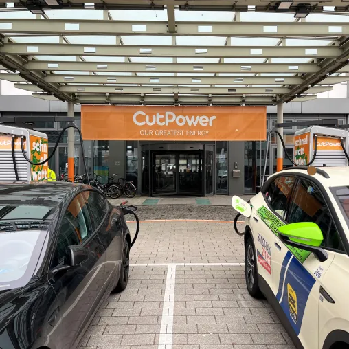 Bild: Superschnelles Laden mit CutPower mitten in der City: Zwischenbilanz nach dem 1. Betriebsjahr