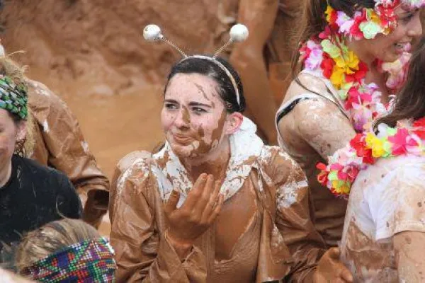 Bild: Neues Schulvideo vorgestellt - Spanisch lernen beim Crazy Race Valencia