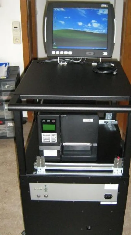 Mobile Arbeitsplatzstation von Laubner mit TSC-Etikettendrucker ME240