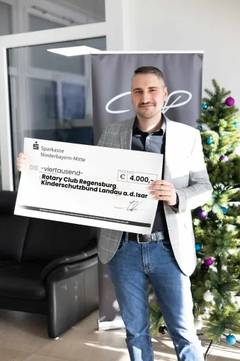 Bild: Weihnachtsspende 2025 - CSP unterstützt Rotary Club Regensburg und Kinderschutzbund Landau a. d. Isar