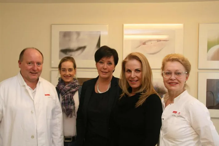 Bild: SCHÖN alt werden - Ladies Day mit Faltenbehandlung, Lasertherapie und Hautanalyse