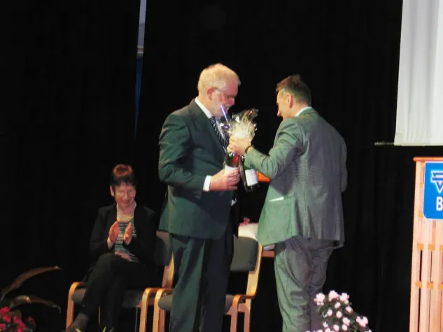 Bild: Verabschiedung in den Ruhestand von Schulleiter Gerd Kossow am Berufskolleg im CJD Frechen