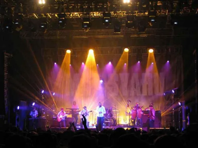 Bild: Reggae-Star Matisyahu mit A&O Technology Lichtsystemen in Szene gesetzt