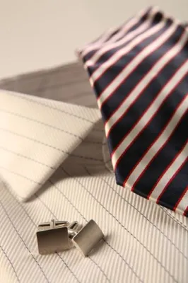 Bild: Frankfurter Maßkonfektionär XUITS kooperiert mit Strumpfhersteller FALKE