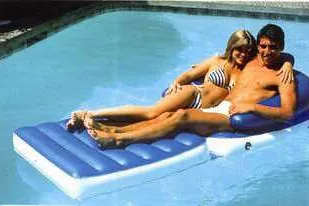 Bild: Sommer in Deutschland - Schwimmbad-Zubehör jetzt preiswert im Internet bestellen: schwimmbadshop.com