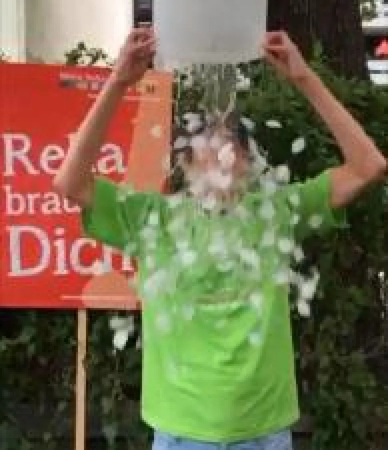 Christof Lawall nimmt die Nominierung der Paracelsus Klinik Osnabrück an