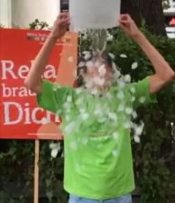 Bild: Ice Bucket Challenge nun auch in der Reha-Branche angekommen