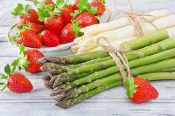 Bild: Tragetaschen, Tüten und Serviceverpackungen für die Erdbeer- und Spargelsaison