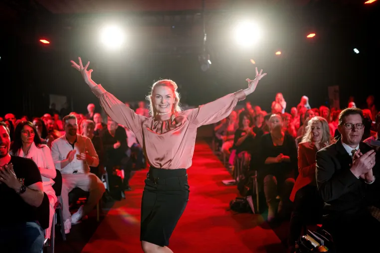 Bild: Natalie Molker erfolgreich beim internationalen Speaker Slam